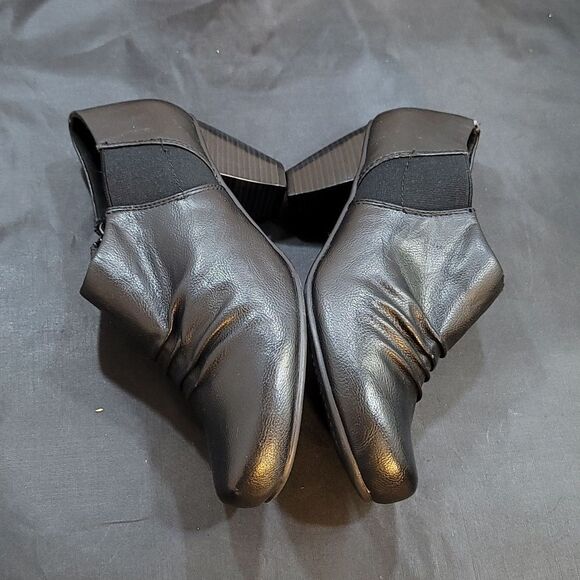 BARESTRAPS WOMEN'S LOW BLOCK HEEL BOOTIES - Picture 11 of 14